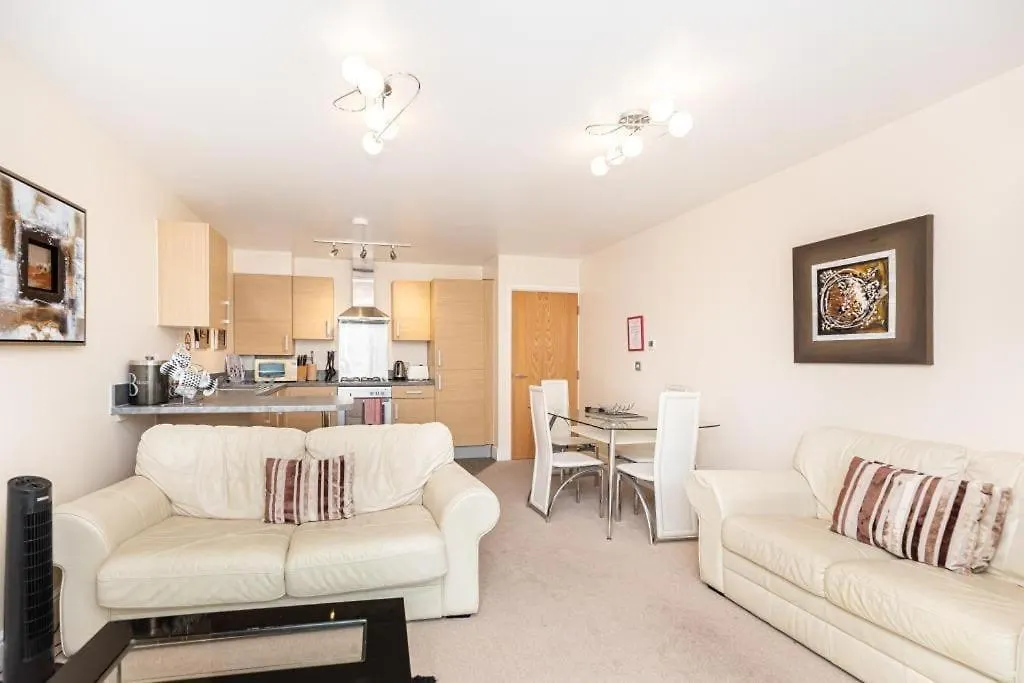 Bournecoast Stylish Flat With Balconies - Fm9625 Apartment Bournemouth United Kingdom