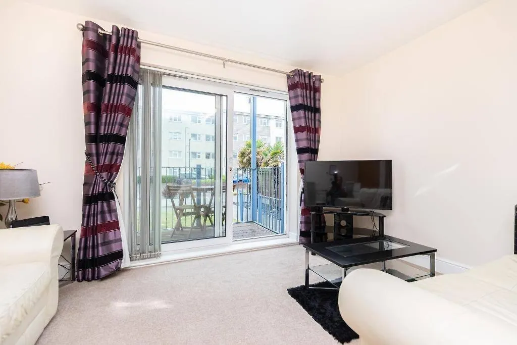 Bournecoast Stylish Flat With Balconies - Fm9625 Apartment Bournemouth