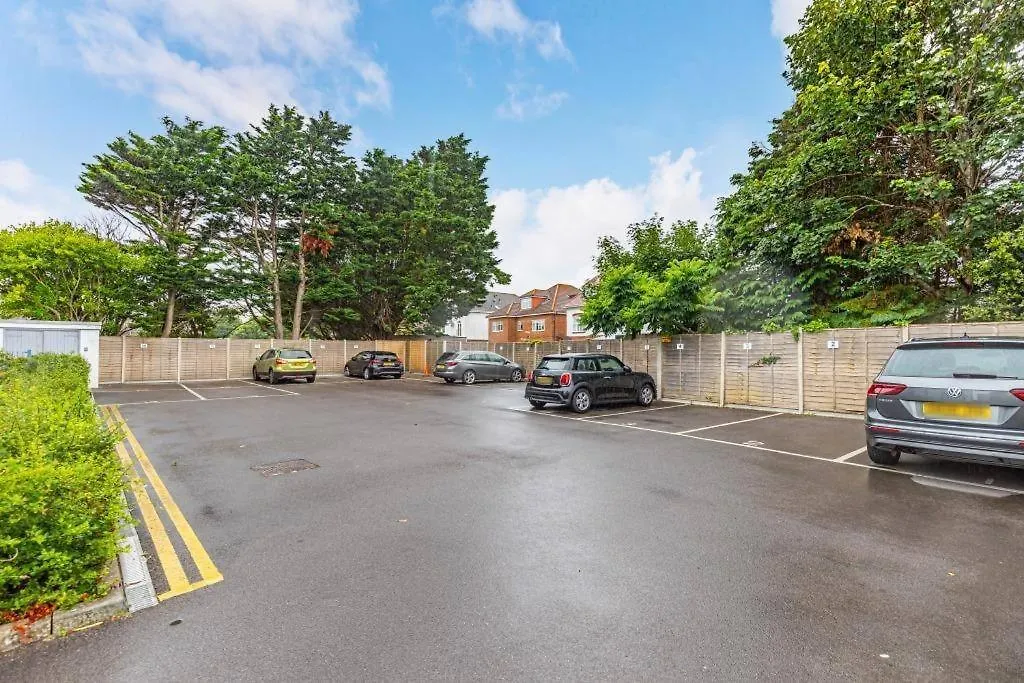 Bournecoast Stylish Flat With Balconies - Fm9625 Apartment Bournemouth