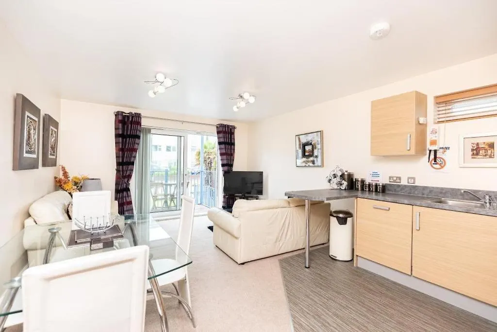 Bournecoast Stylish Flat With Balconies - Fm9625 Apartment Bournemouth United Kingdom