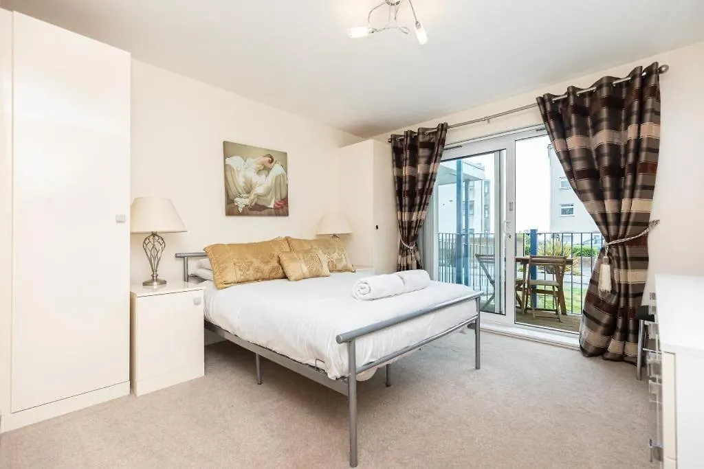 Bournecoast Stylish Flat With Balconies - Fm9625 Apartment Bournemouth