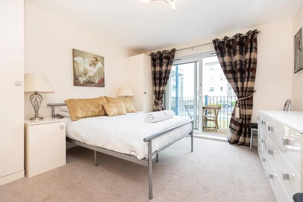 Bournecoast Stylish Flat With Balconies - Fm9625 Apartment Bournemouth