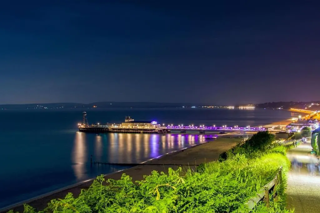 본머스 Bournecoast Stylish Flat With Balconies - Fm9625 아파트